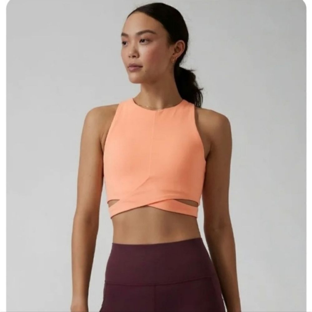 Athleta Conscious Cut Out Crop, Size Small D-DD, NWT,